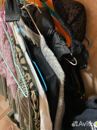 Коробка женских вещей 42 размер