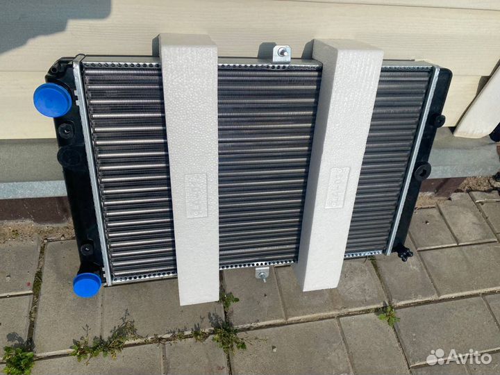 Радиатор охлаждения двигателя LADA 2114 2007