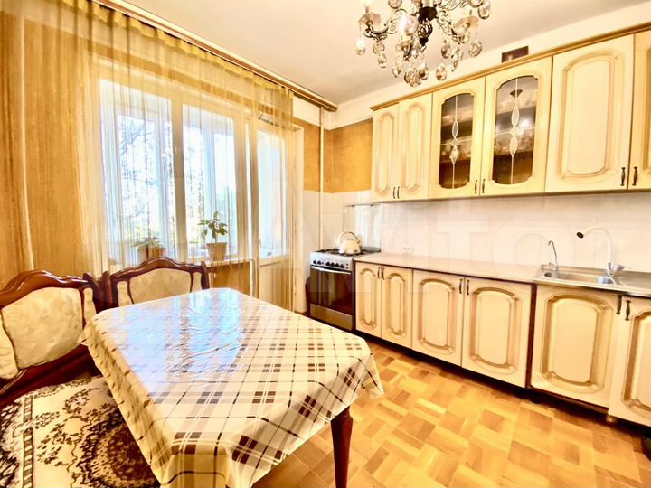 4-к. квартира, 100 м², 5/9 эт.