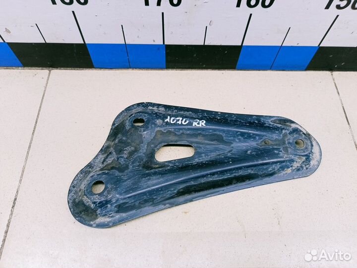 Кронштейн задней балки RAV 4 2013