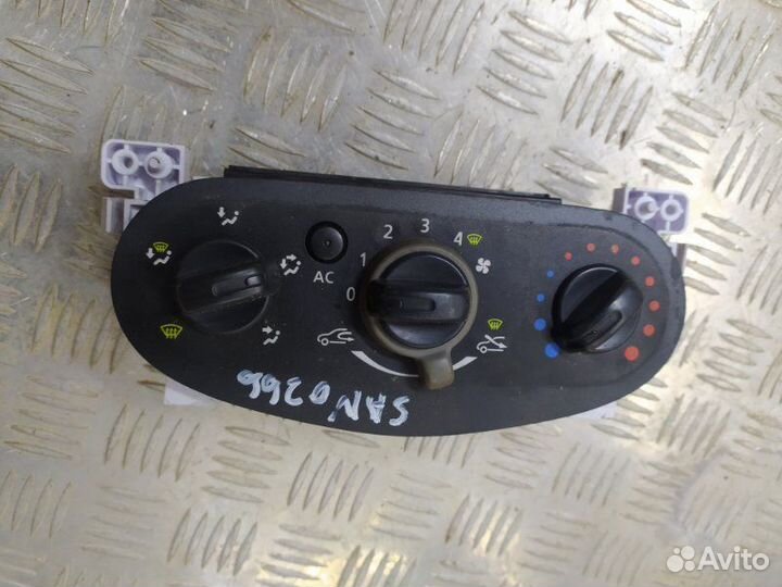 Блок управления отопителем Renault Sandero 1 BS11