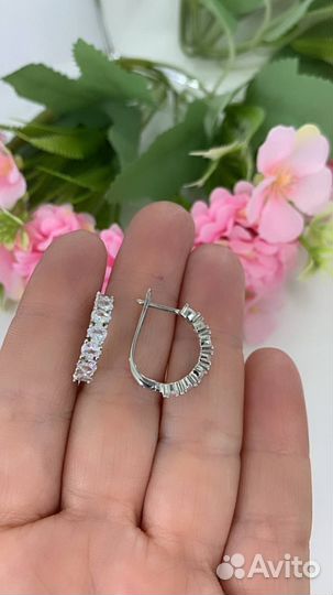 Серебряные серьги с фианитами