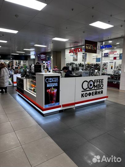 Бариста в кофейню