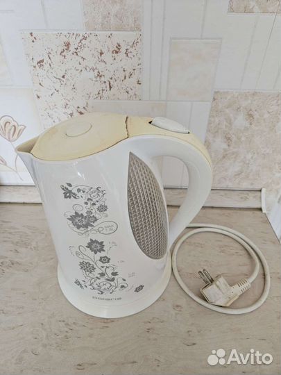 Чайник электрический polaris