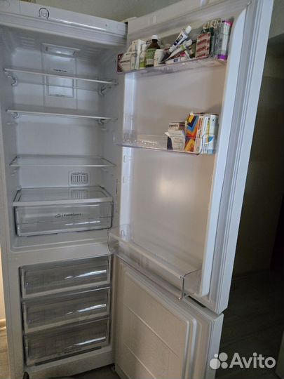 Холодильник двухкамерный No frost