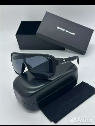 Солнцезащитные очки armani