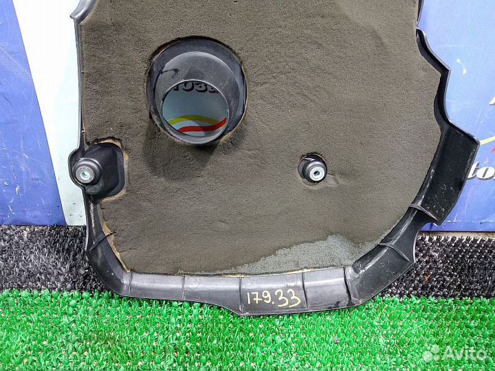 Декоративная накладка двигателя Nissan Pathfinder