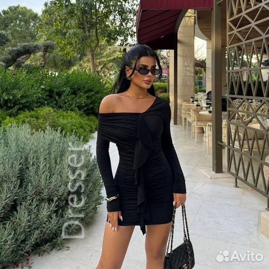 Платье черное