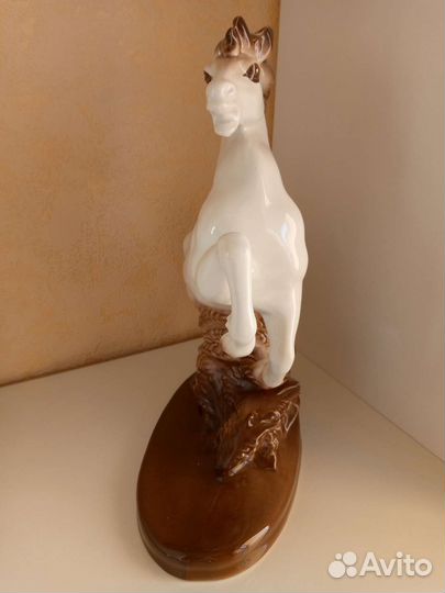 Конь лошадь большая статуэтка СССР