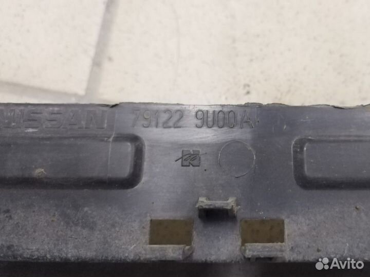 Кронштейн заднего бампера Nissan Note E11