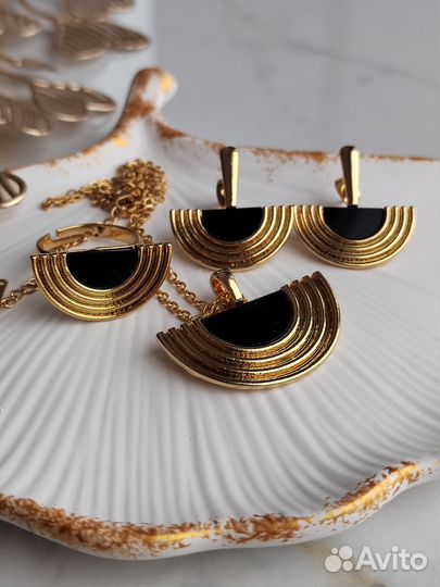 Стильный комплект серьги кольцо кулон винтаж