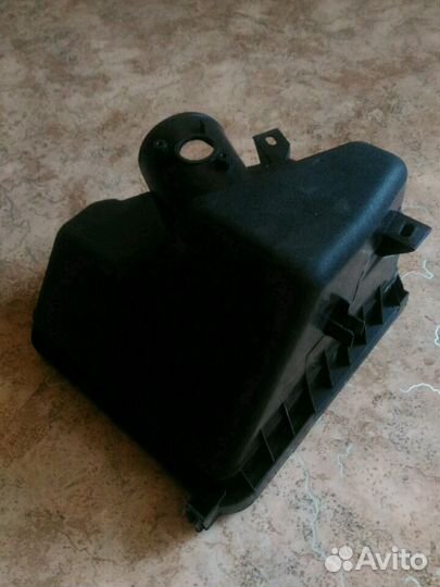 Корпус воздушного фильтра на рав 4 lll