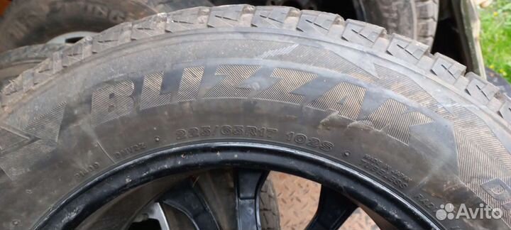 Bridgestone Blizzak DM-V2 225/65 R17 102S