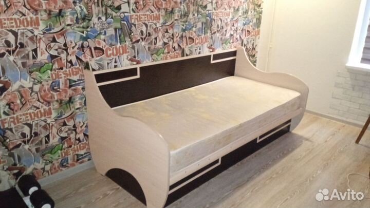 Кровать подростковая бу