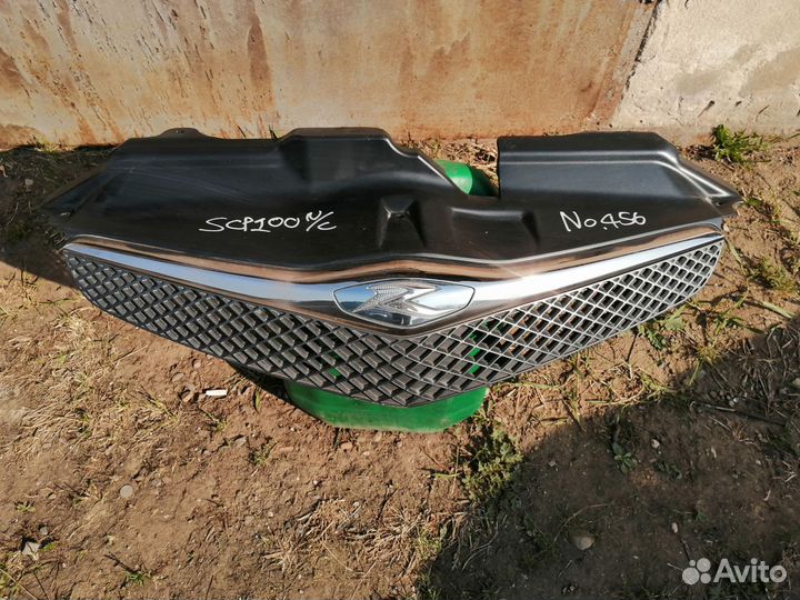 Решётка в передний бампер Toyota Ractis