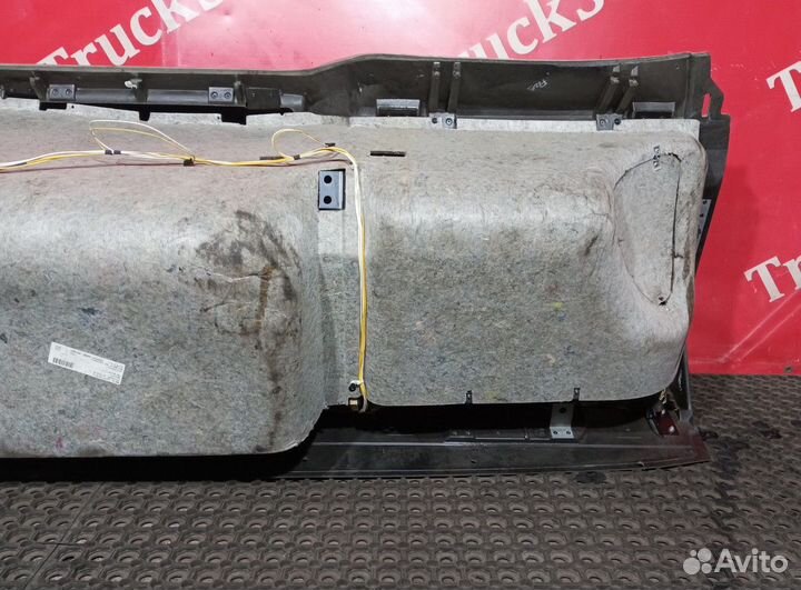 Консоль кабины верхняя 2018г Daf XF106