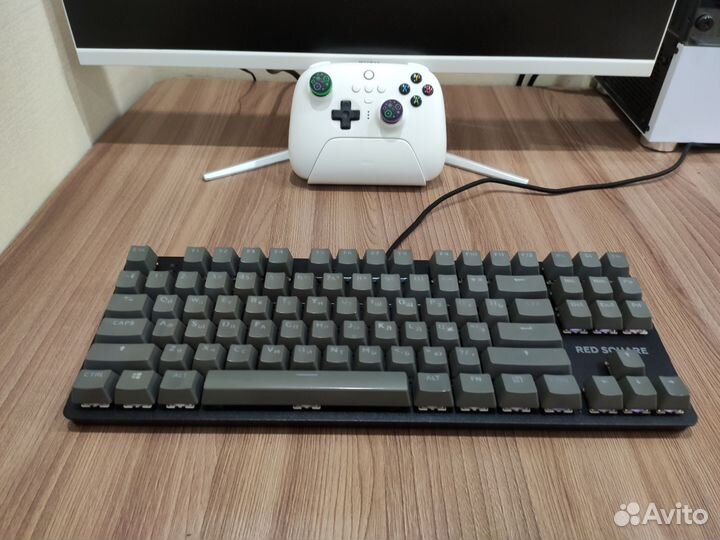 Кастомная Red square keyrox tkl