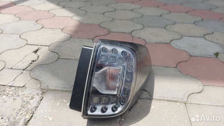 Фонарь Nissan patrol Y62 оригинал дорест