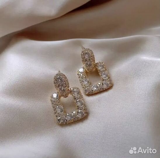 Серьги бижутерия