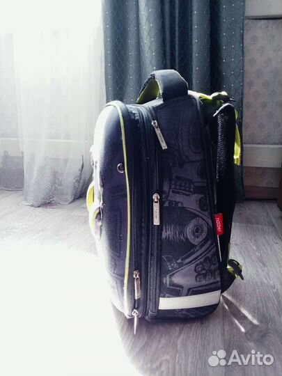 Рюкзак школьный