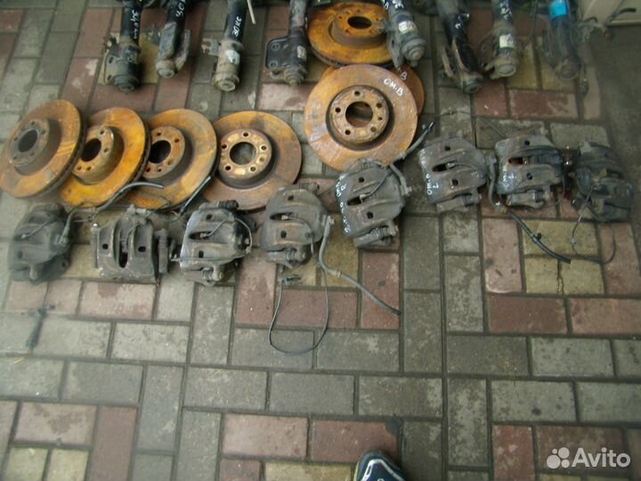 Опель омега B передние тормозные супорта