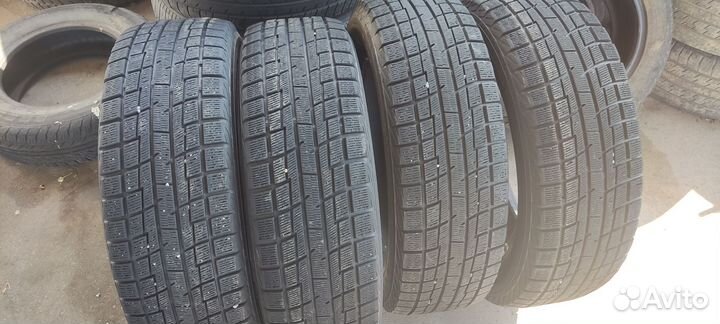 Yokohama Ice Guard IG30 215/60 R17 96