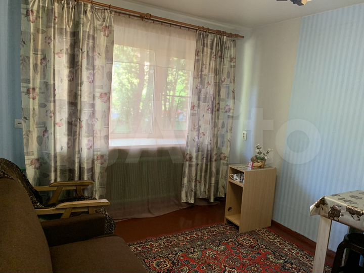 Комната 13 м² в 5-к., 1/3 эт.