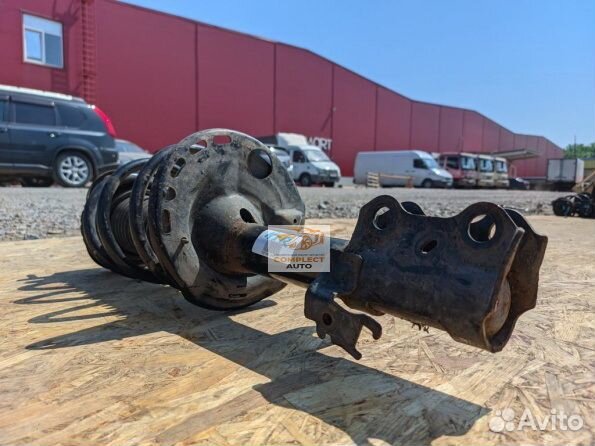 Амортизатор передний правый Lexus NX (2014-2021)