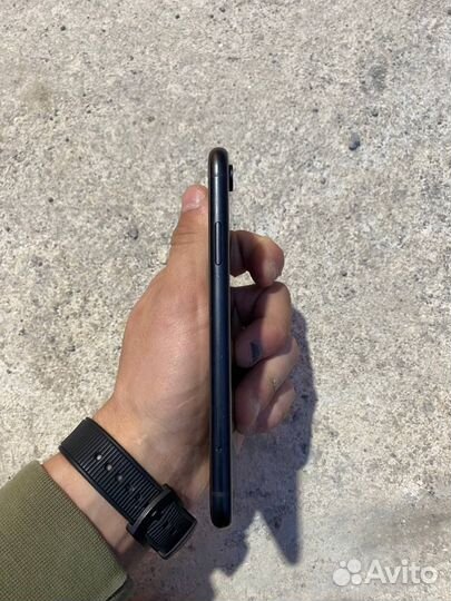 Телефон iPhone хр