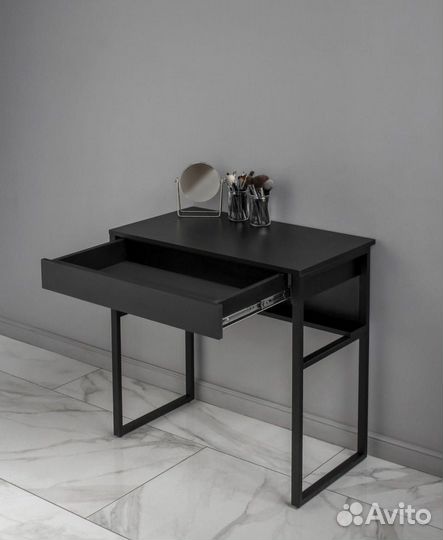 Туалетный столик