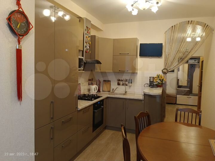 2-к. квартира, 63 м², 1/3 эт.