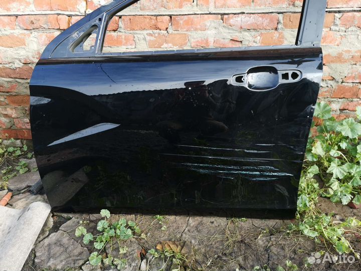 Двери на весту св передняя и задняя левые