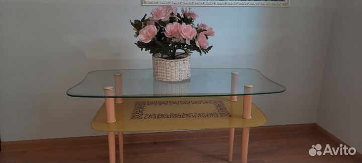 Розы в плетеной корзине - Франция