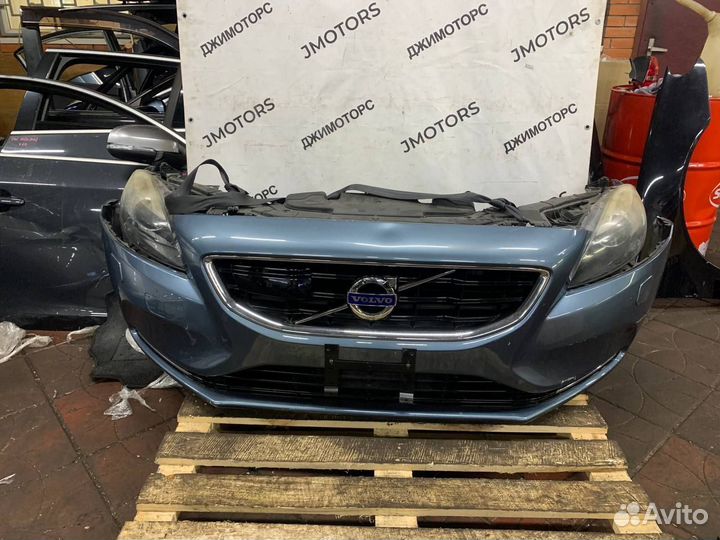 Передняя часть Volvo V40 Вольво V40 2012-2016