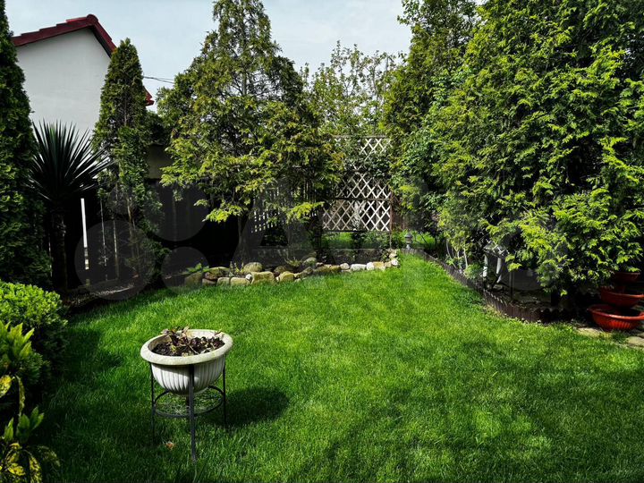 Дом 215 м² на участке 6 сот.