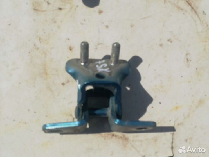 Петля двери Митсубиси ASX