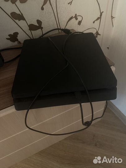 Игровая приставка ps4