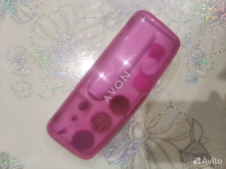В наличии маникюрный набор Аvon Новый