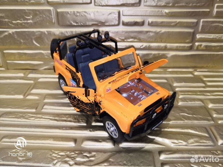 УАЗ-469 44 Rally 1:24 17 см Новая в упаковке