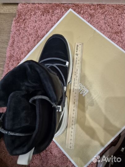 Дутики Michael Kors, размер 9M (маломерят 39-40)