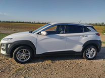 Hyundai Kona 1.6 AMT, 2020, 61 000 км, с пробегом, цена 2 250 000 руб.