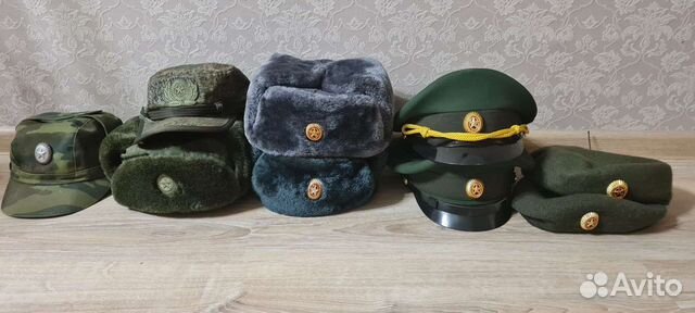 Военные головные уборы и кашне