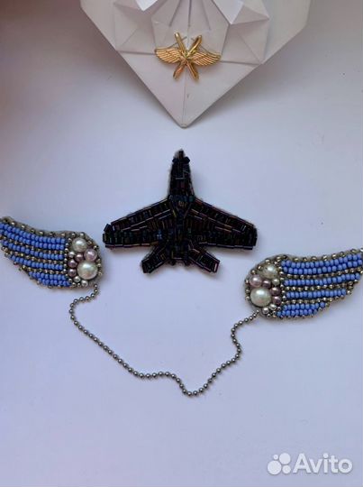 Брошь из бисера