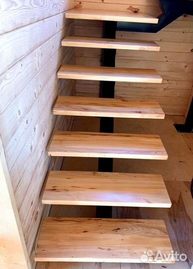 Перила деревянные с монтажем