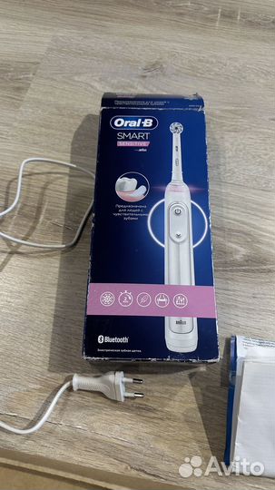 Электрическая зубная щетка oral b SMART sensitive