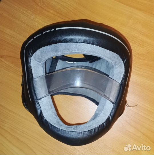 Шлем для единоборств