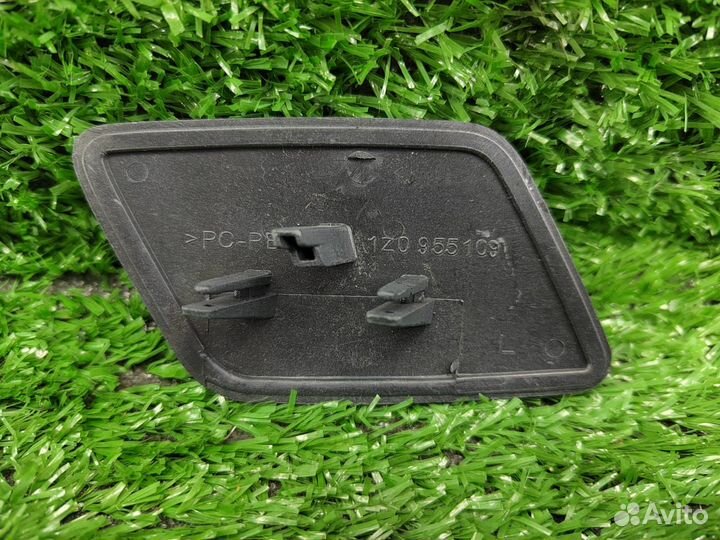 Крышка форсунки омывателя фар левая Skoda Octavia