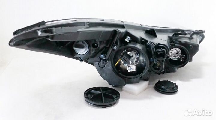 Фара левая Hyundai Elantra 5