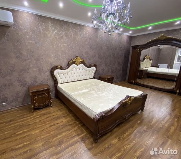 Продам спальный гарнитур