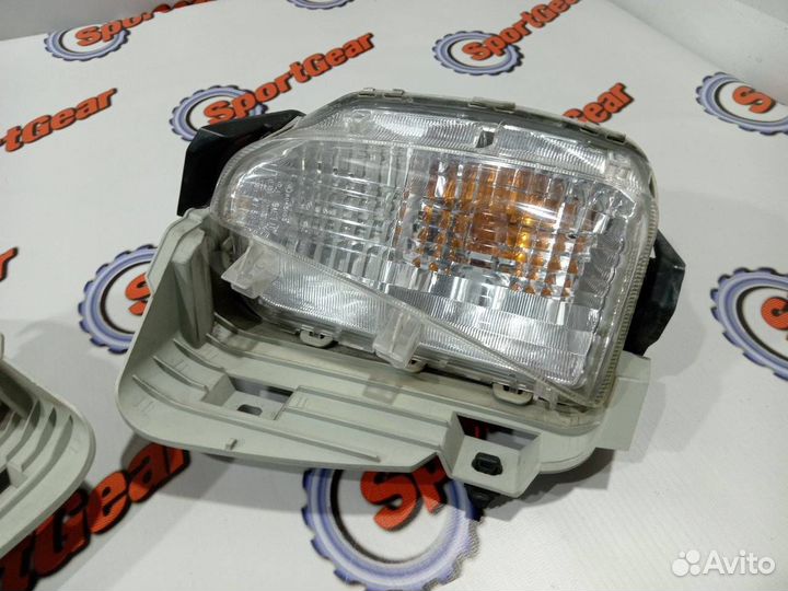 Поворотник правый Toyota Prius ZVW30 2zrfxe №188